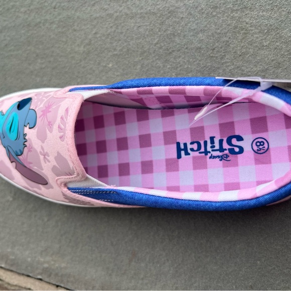 Disney Women’s Stitch Canvas Slip on shoes Sz 8.5 New with tags - Picture 9 of 10